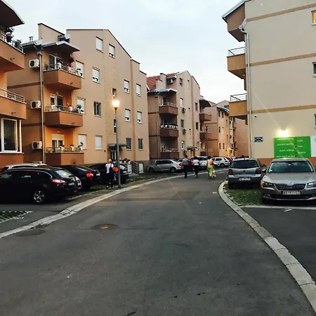 Central Business Apartments Jacuzzi Belgrade Exterior photo