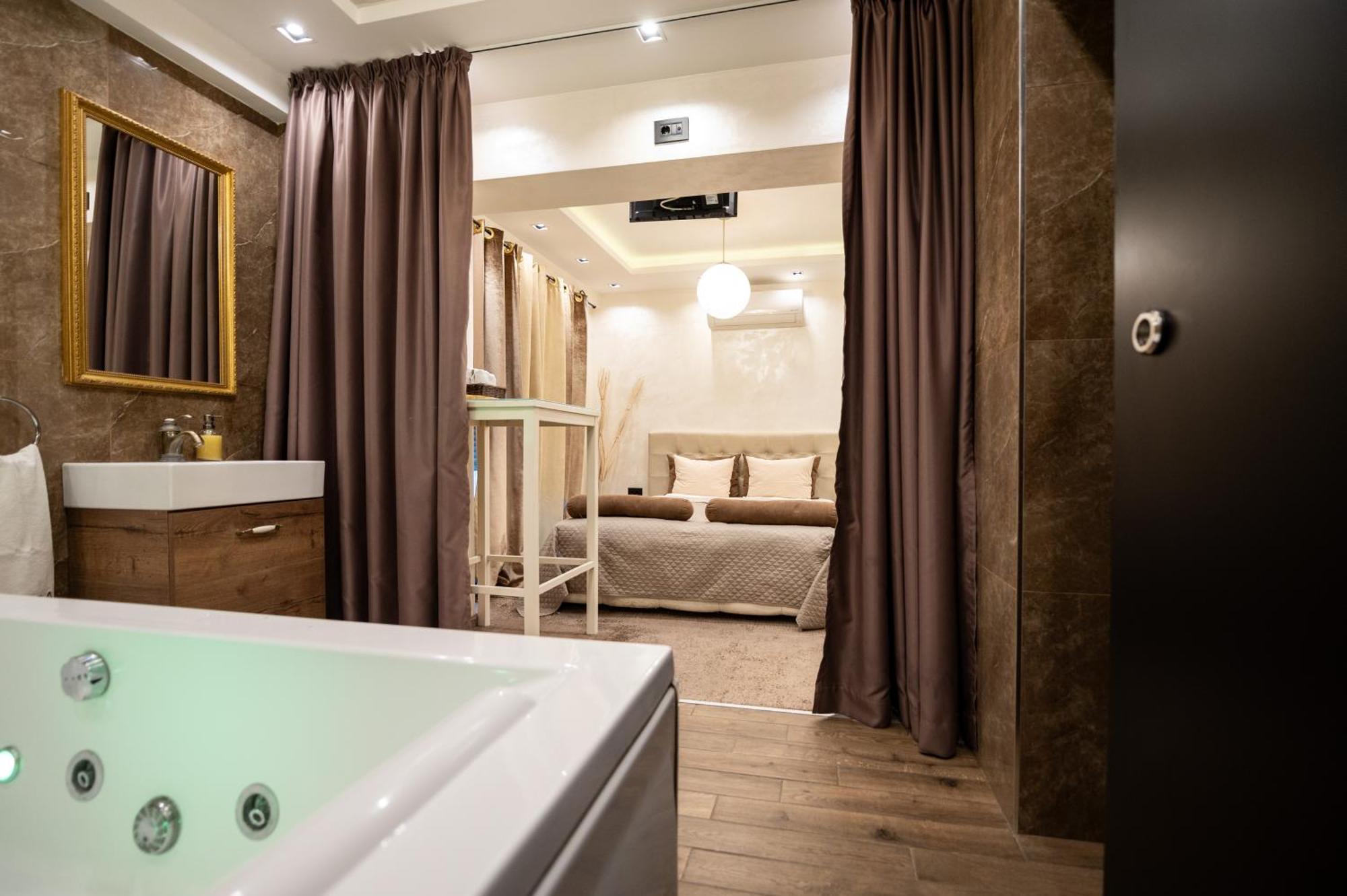 Business Jacuzzi Апартаменты *
