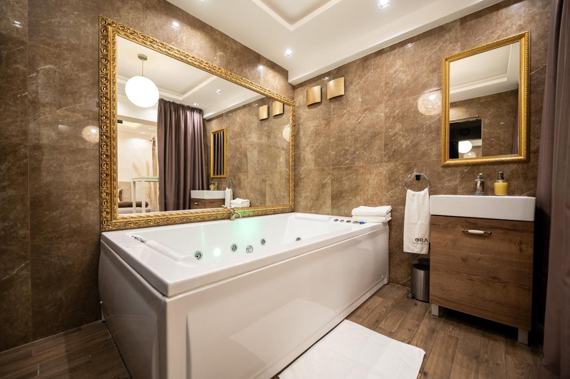 Business Jacuzzi *