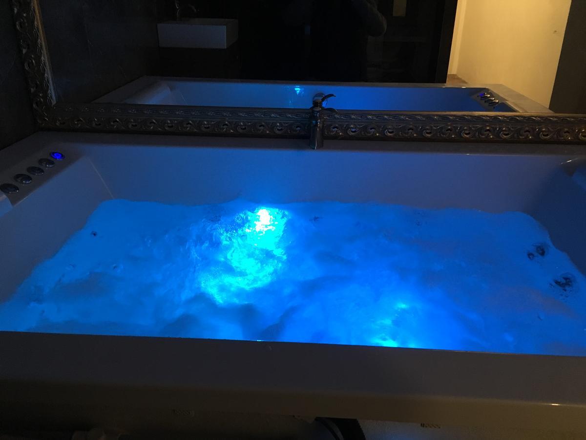 Business Jacuzzi Апартаменты *