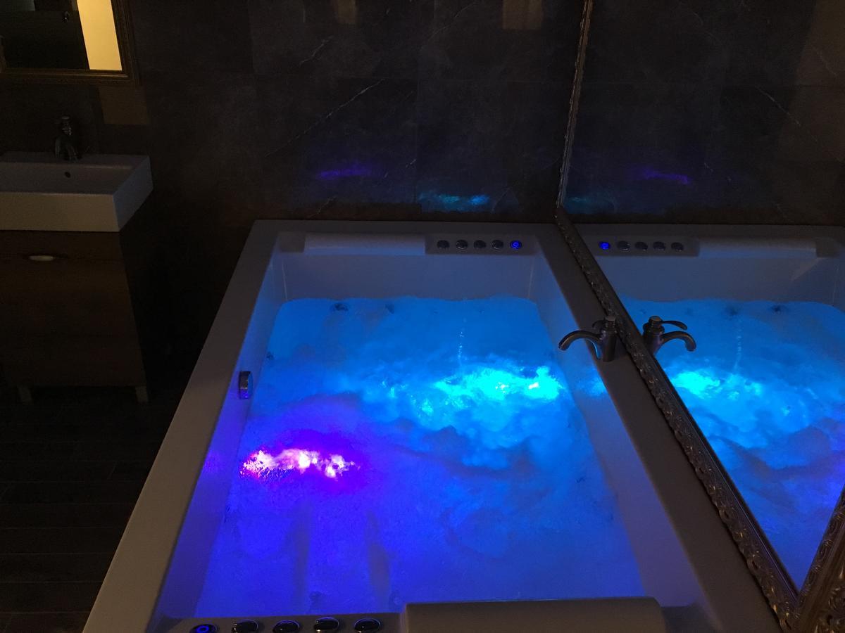 Business Jacuzzi Апартаменты