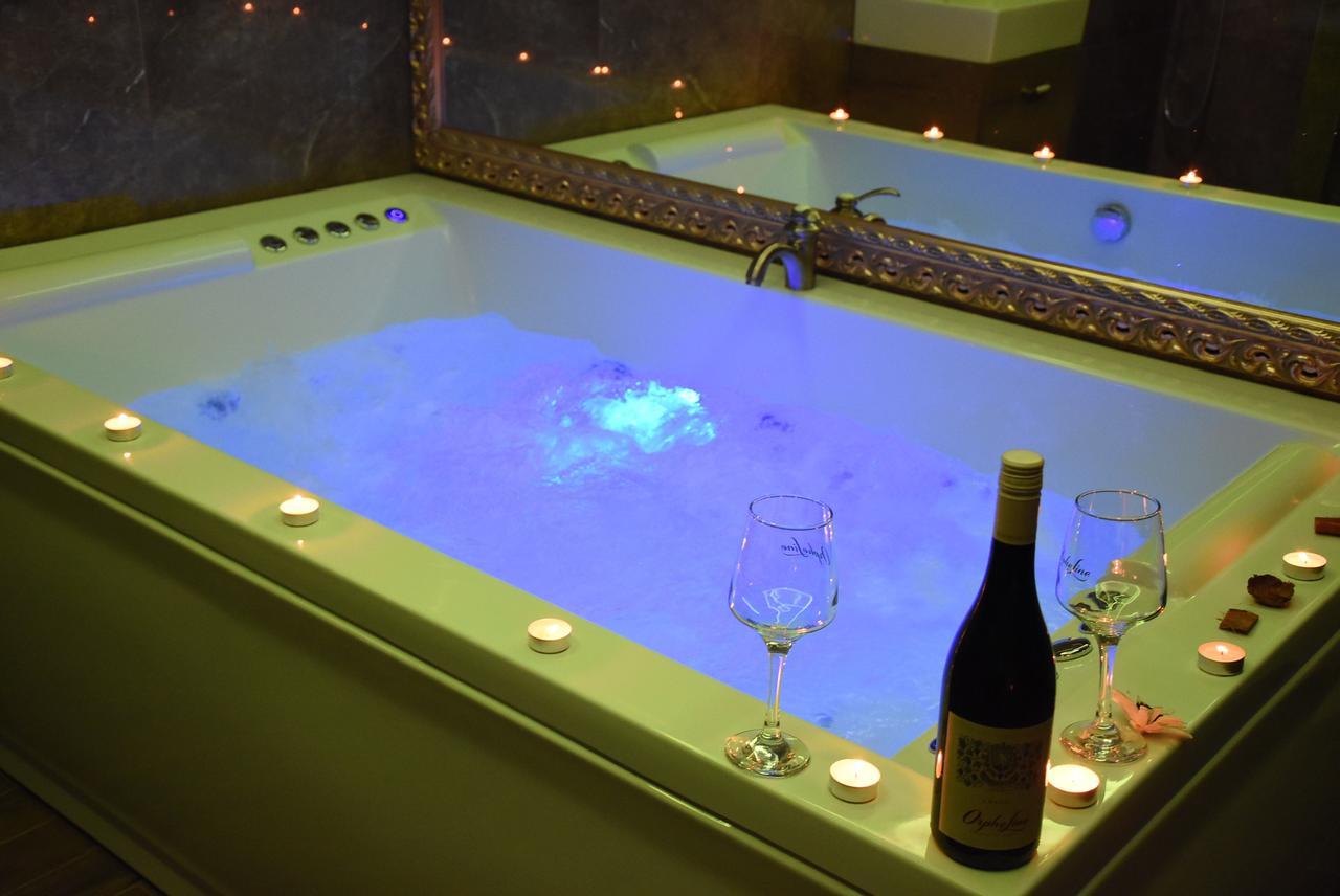 Business Jacuzzi *